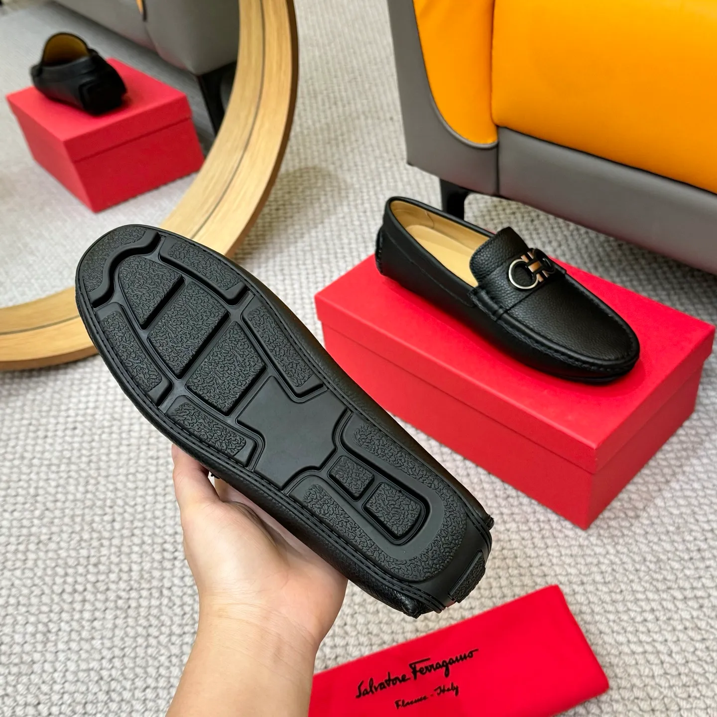 Men's men's shoes 💰420 (Yangli) Ferragamo 〰Ferragamo 2⃣️0⃣️2⃣️5️⃣ New series 👊🏻 Upper 🇮🇹 Italian imported calfskin, original outsole molding. Water-dyed sheepskin lining. The identity of every successful man is set off, and the upper and lower shoes are elegant and stable🚶🏻🚶🏻The high-end custom counter original replica is an eternal classic🔍️Number of codes: 38-46 with counter packaging